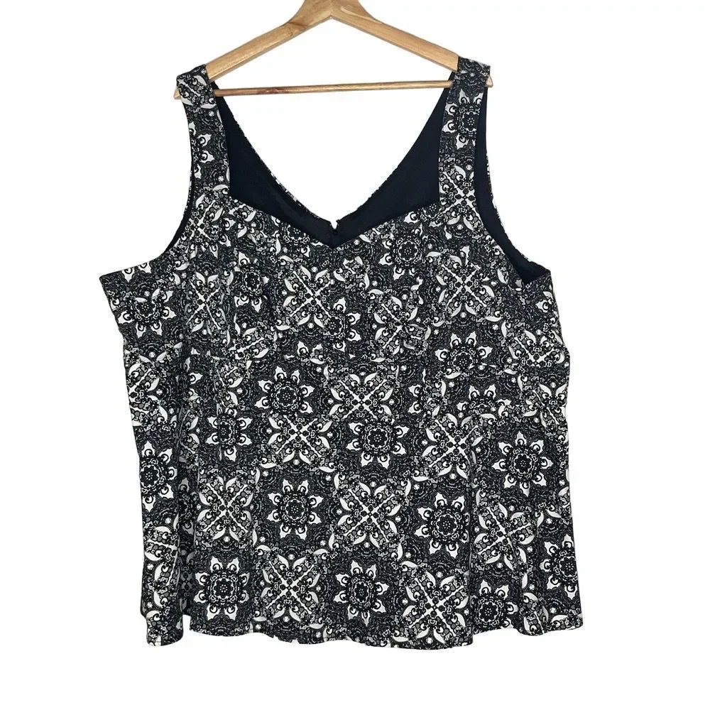 Torrid Abstract Tank - Picture 1 of 5